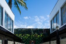 Apartamento em Ubatuba - Loft c Ar, Smart Lock e Wi-Fi no coração do Itaguá