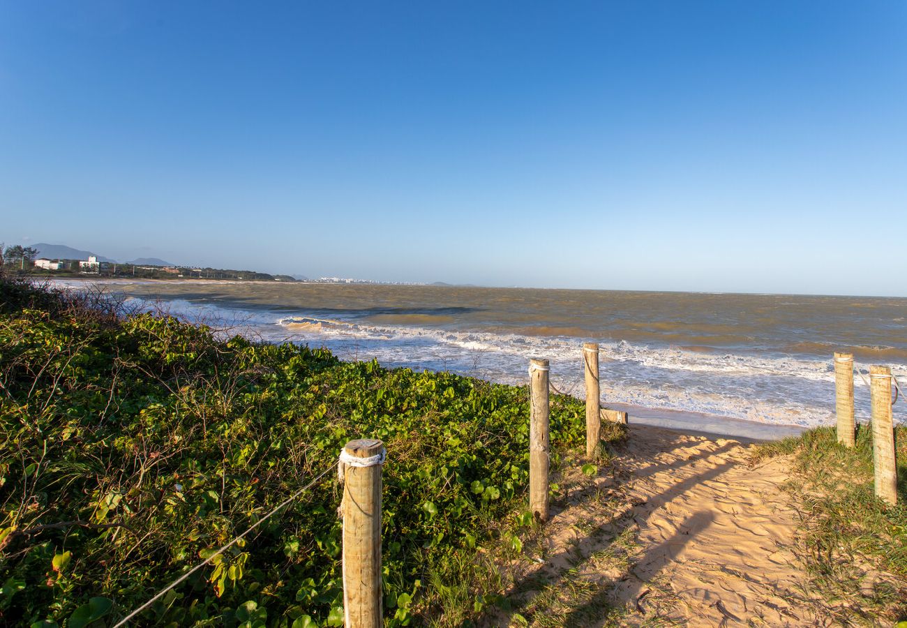 Apartamento em Guarapari - Apto Pet Friendly com Garagem na Enseada Azul