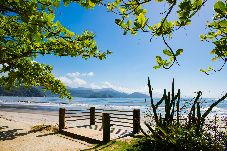 Apartamento em Ubatuba - Loft a 650m do Projeto Tamar | Wi-Fi e Smart Lock