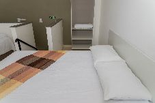 Apartamento em Ubatuba - Loft a 650m do Projeto Tamar | Wi-Fi e Smart Lock