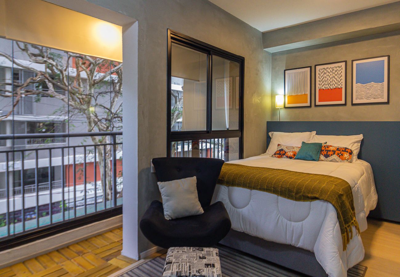 Apartamento em São Paulo - Flat Pet Friendly c Academia a 200m do metrô