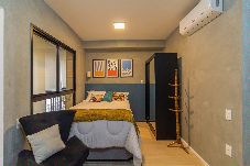 Apartamento em São Paulo - Flat Pet Friendly c Academia a 200m do metrô