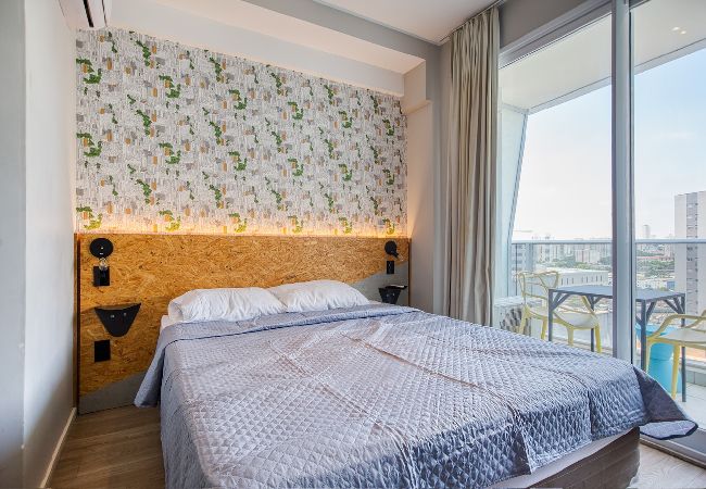 Apartamento em São Paulo - Apartamento na Sé c Academia, Piscina e Smart Lock