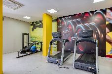 Apartamento em São Paulo - Apartamento na Sé c Academia, Piscina e Smart Lock