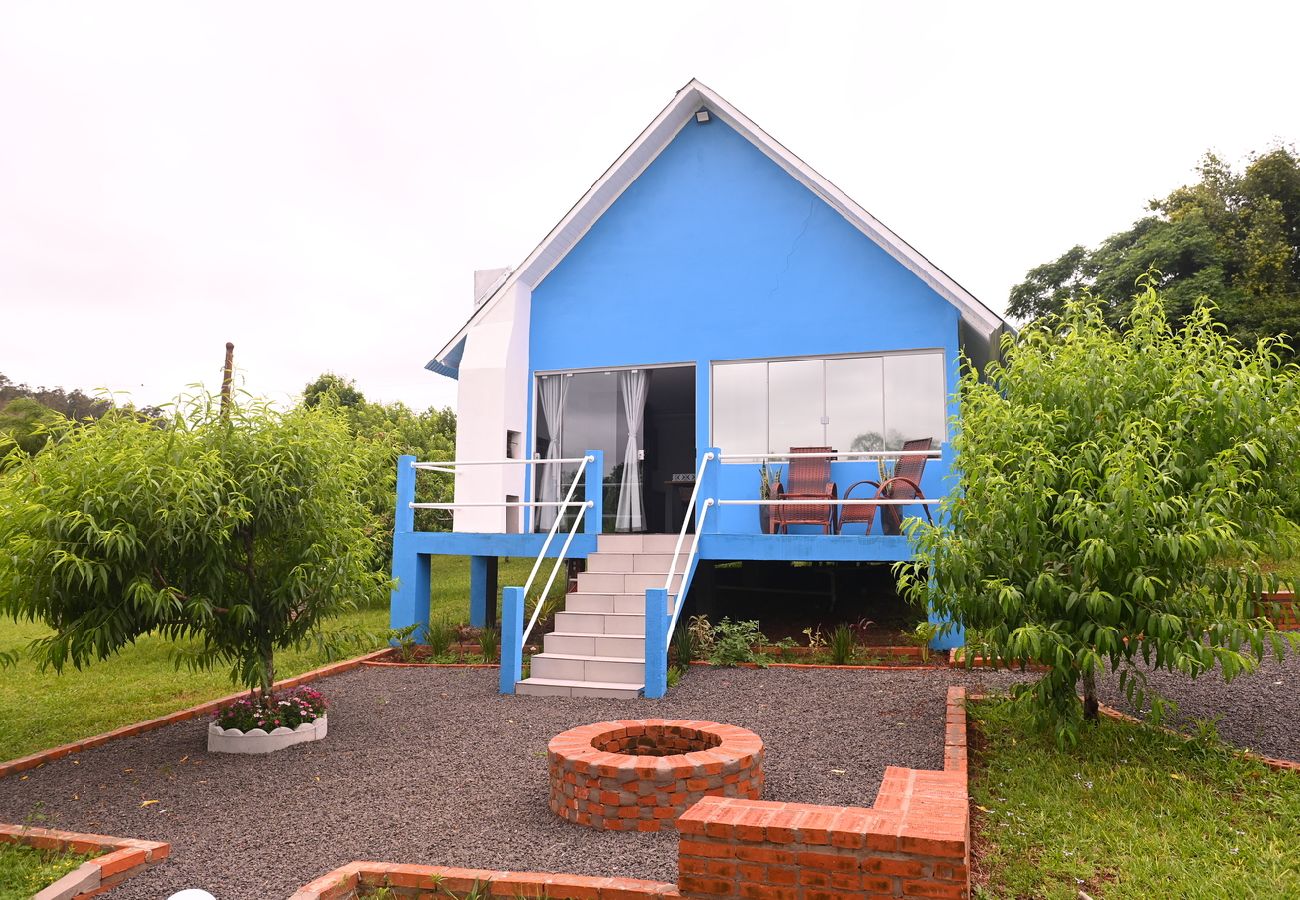 Casa em Santa Rosa - Cabana Horizonte Azul com Hidro e Churrasqueira