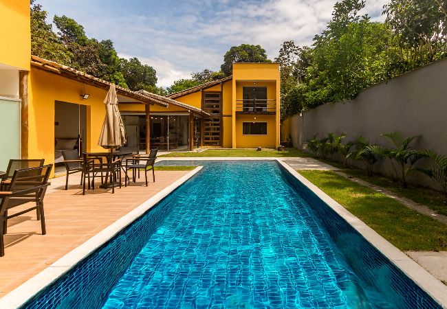 Casa em Porto Seguro - Casa Pet-Friendly em Cond. com Piscina e 5 Suítes