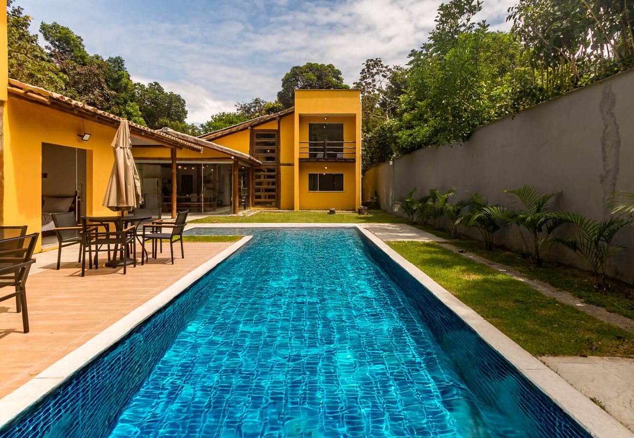 Casa em Porto Seguro - Casa Pet-Friendly em Cond. com Piscina e 5 Suítes