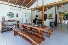 Casa em Porto Seguro - Casa Pet-Friendly em Cond. com Piscina e 5 Suítes