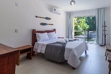 Casa em Porto Seguro - Casa Pet-Friendly em Cond. com Piscina e 5 Suítes