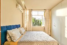 Apartamento em  - Apto com 3 quartos, Ar e Wi-Fi a 100m da Praia 