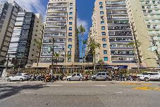 Apartamento em Santos - Apto Beira Mar em Cond. c Salão de Jogos e Quadra