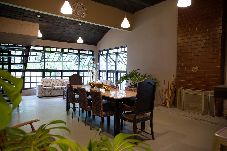 Casa em Domingos Martins - Casa Pet Friendly c 3 suítes, Lareira e Natureza