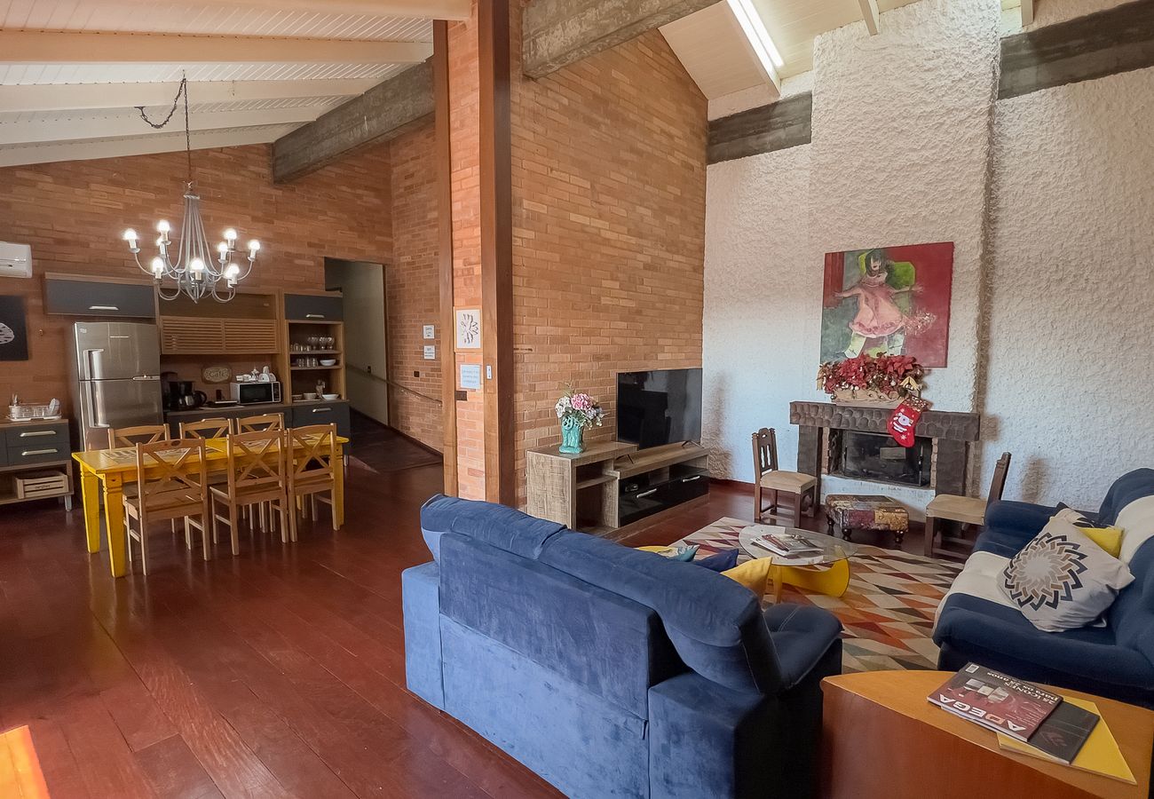 Casa em Bento Gonçalves - Casa com Vista, Lareira e Churrasqueira na Serra