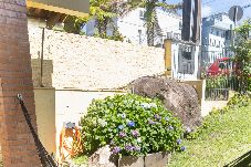 Casa em  - Casa com Vista, Lareira e Churrasqueira na Serra