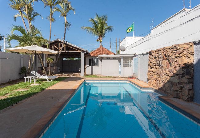Casa em São Carlos - Casa com Piscina e Churrasqueira no Parque Fehr