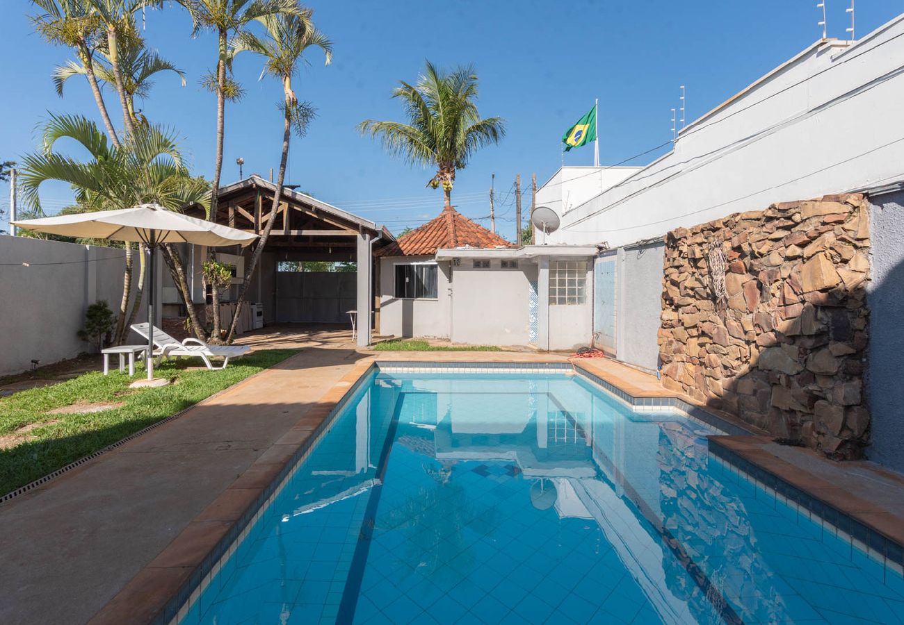 Casa em São Carlos - Casa com Piscina e Churrasqueira no Parque Fehr