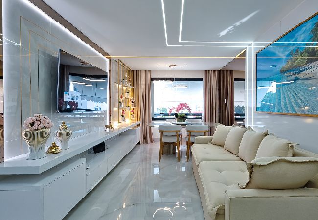 Apartamento em  - Apto Alto Padrão com Garagem e Piscina na Graça