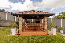 Casa em Embu das Artes - Casa de Campo com Piscina, Churrasqueira e Hidro