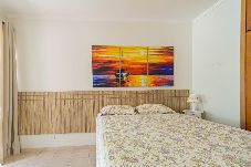 Casa em  - Casa Pet Friendly com 3 suítes a 300m da praia