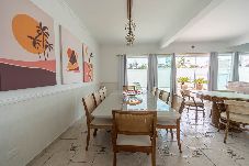 Casa em Guarujá - Incrível e Ampla Casa a 200m da Praia da Enseada