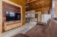 Casa em Governador Celso Ramos - Casa com Piscina, Churrasqueira e Salão de Jogos