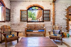 Casa em Cabo Frio - Casa com Piscina, Churrasqueira e Garagem