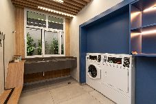 Apartamento em  - Apto com Piscina e Academia a 350m do metrô 