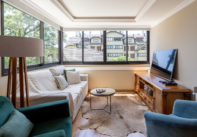 Apartamento em Gramado - Apto com Vaga, Aquecimento e Piscina na Vila Suíça