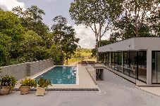 Casa em Ibiúna - Casa de Campo Alto Padrão com Piscina e Jacuzzi