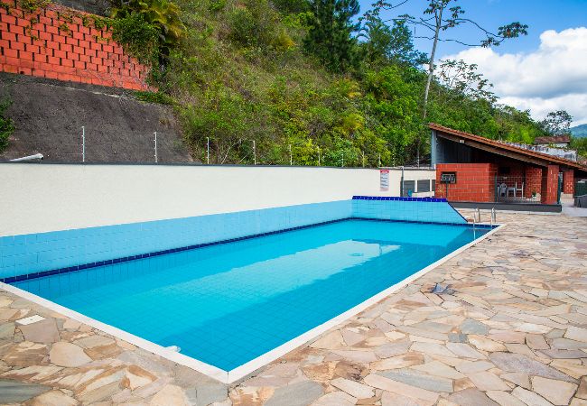 Chalé em Caraguatatuba - Chalé na Prainha com Piscina e Churrasqueira