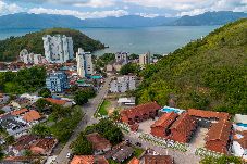Chalé em Caraguatatuba - Chalé na Prainha com Piscina e Churrasqueira