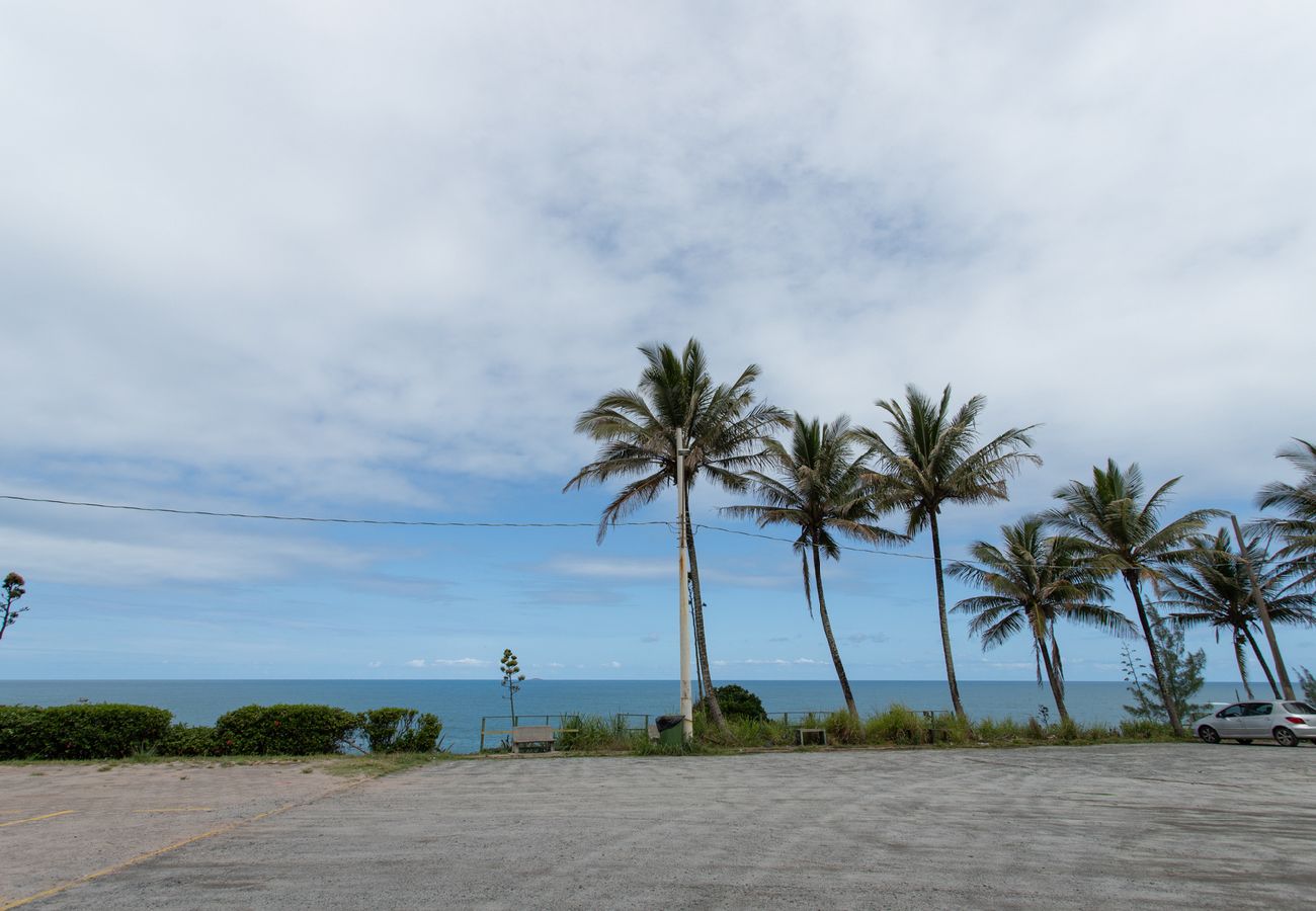 Apartamento em Guarapari - Apto Pet Friendly com Garagem a 400m da Praia