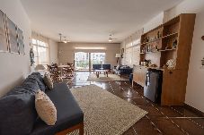 Apartamento em Guarujá - Apto Pet Friendly Beira Mar com Vista e Garagem