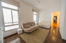 Apartamento em Guarujá - Apto Pet Friendly Beira Mar com Vista e Garagem