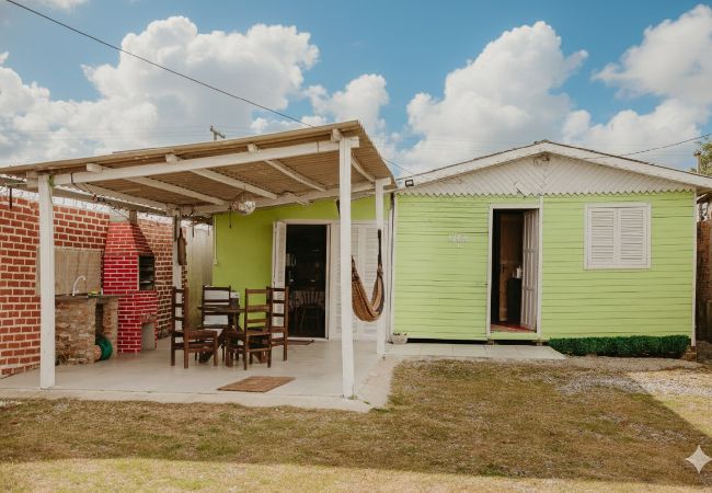 Casa em Rio Grande - Casa com Churrasqueira, Quintal, Ar Cond e Garagem