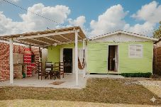 Casa em Rio Grande - Casa com Churrasqueira, Quintal, Ar Cond e Garagem