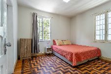 Casa em Petropolis - Casa c Garagem e Varanda a 400 m do Museu Imperial