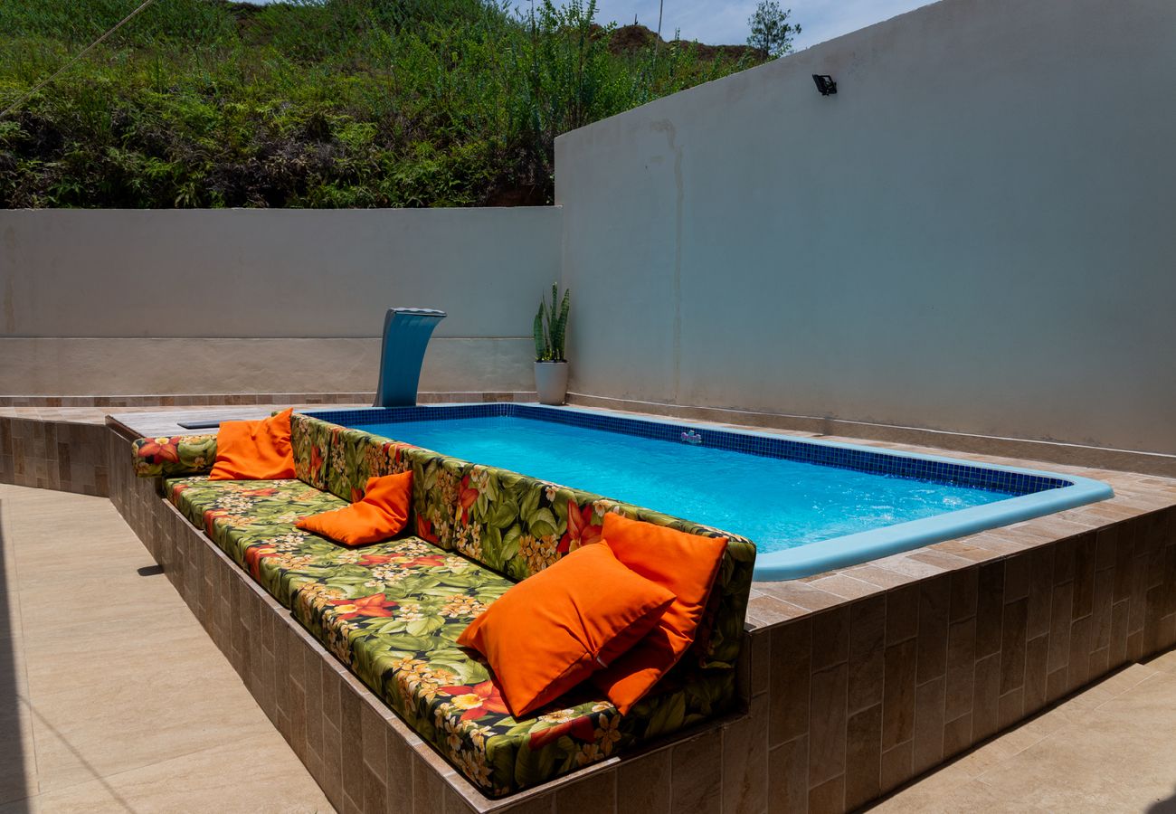 Casa em Ubatuba - Casa c Piscina e Churrasqueira na Praia Maranduba