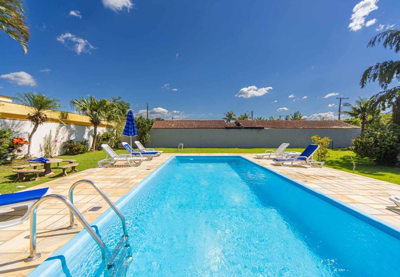 Casa em Bertioga - Casa com Piscina e Churrasqueira no Jardim Indaiá