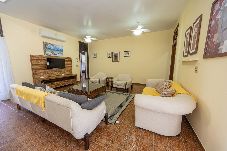 Casa em Bertioga - Casa com Piscina e Churrasqueira no Jardim Indaiá