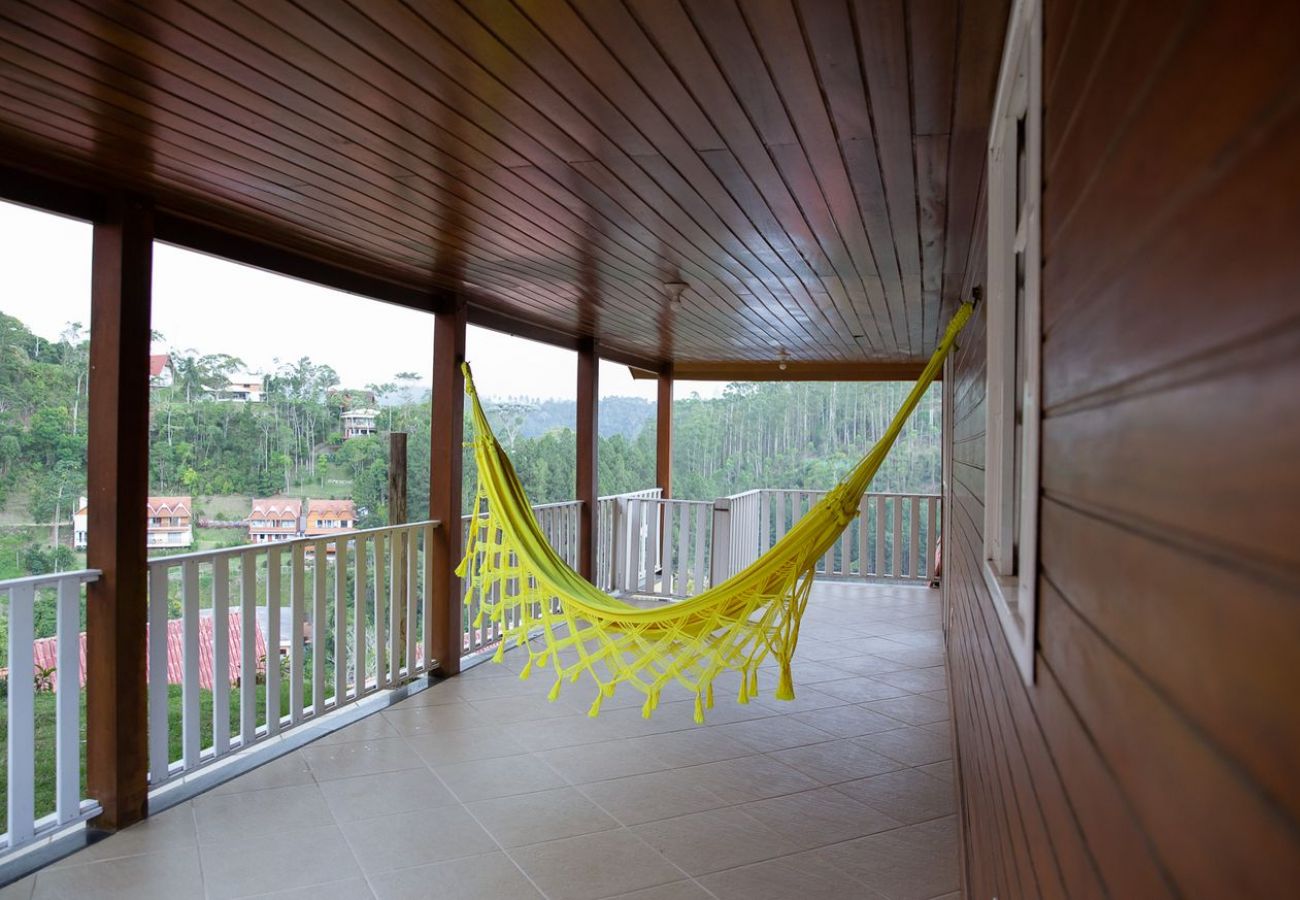 Chalé em Domingos Martins - Chalé Luz do Sol: Pet friendly c Vista e Garagem