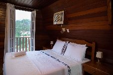 Chalé em Domingos Martins - Chalé Luz do Sol: Pet friendly c Vista e Garagem