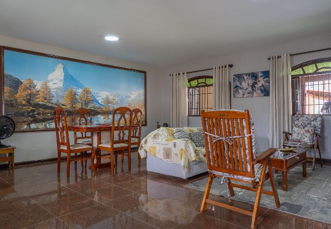 Casa em São Pedro da Aldeia - Casa Pet Friendly c Churrasqueira a 120m da Praia