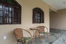 Casa em São Pedro da Aldeia - Casa Pet Friendly c Churrasqueira a 120m da Praia