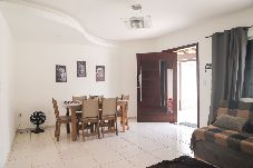 Casa em Rio das Ostras - Casa de Praia Pet Friendly com Churrasqueira e Ar