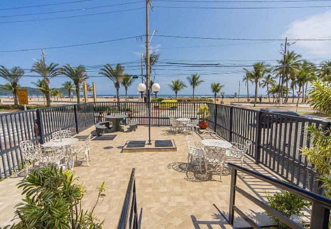 Apartamento em Praia Grande - Apto Pet Friendly Beira-mar c Garagem no Boqueirão