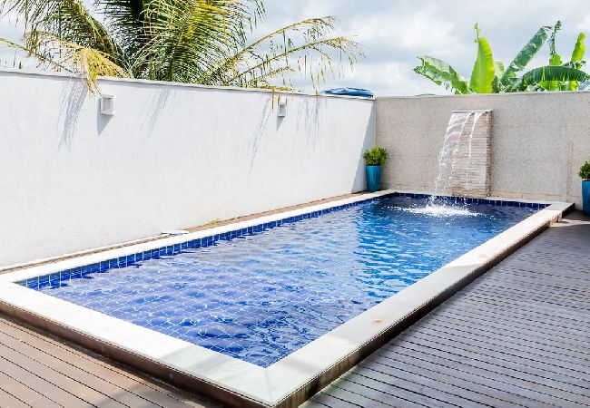 Casa em Capitólio - Casa com 3 Suítes, Piscina e Área Gourmet