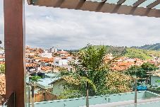 Casa em Capitólio - Casa com 3 Suítes, Piscina e Área Gourmet