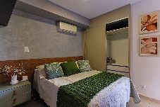 Apartamento em  - Studio Pet Friendly c Garagem e Varanda no Centro