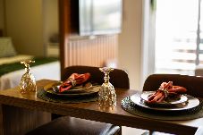 Apartamento em  - Studio Pet Friendly c Garagem e Varanda no Centro